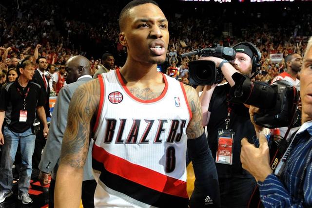 NBA新动态：签约更新与巴斯家族完全售出湖人股份